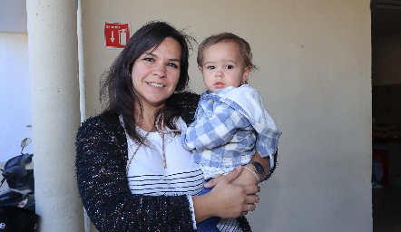  Sara y su hijo.