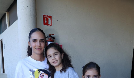  Mariana, Josefa y Carola.