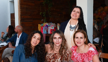  Lucía Puente, Estefanía Tenorio y Michelle Baeza.