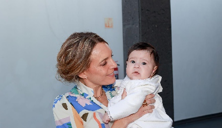  Priscila González con Paula.