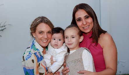  Priscila González, Paula Gutiérrez, Emma Ramos y Marcela Gómez.