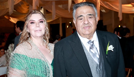  Gaby Lozano y Sergio Motilla, papás de la novia.