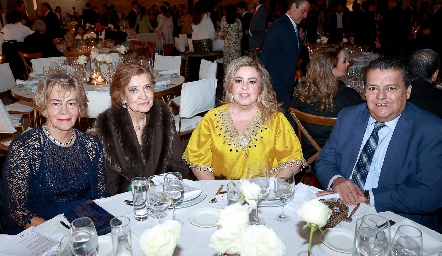  Graciela Berrones, María Concepción Berrones, Luz Elena Solana y Javier Torres.