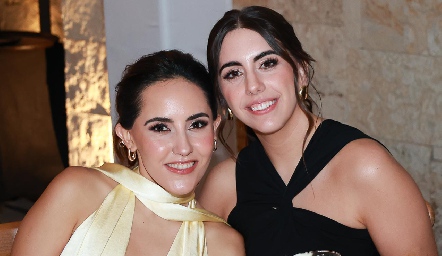  Ana Sofía y Paulina.