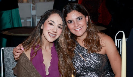  Alexa y María Dolores Gómez.