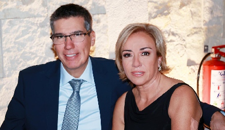  Mauricio Alcalde y Karina Ramos.