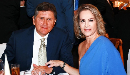  Carlos Román y Alejandra Medina.