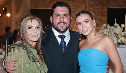  Elena Gaviño, Emilio Gómez y Alexa Cárdenas.