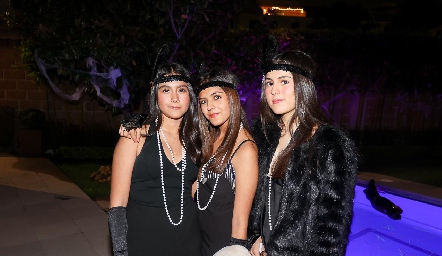  Sofía Reynaga, Sally Buitrón y Natalia Posadas.