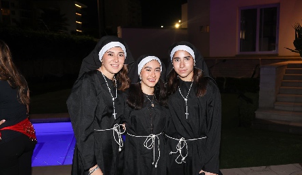  Romina Enríquez, Alexa Meade y Anilú Suviri.