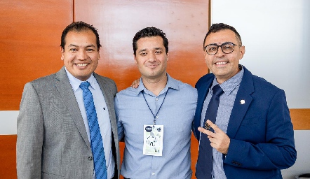  Marco Castro, Alexis Juárez y Manuel  Peregrino.