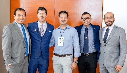  Marco Castro, Dr. Daniel Argüelles, Alexis Juárez, Manuel  Peregrino y Dr. César Octavio Garrigos Lomelí.