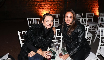  Daniela Salazar y Ana Lucía Castillo.