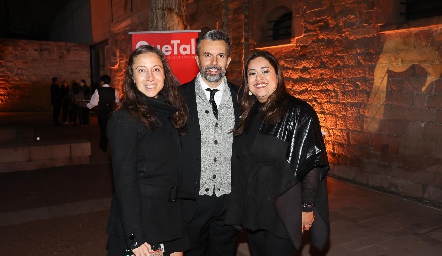  Montserrat Morán, Alfredo Arogoñi y Gabriela Rodríguez.