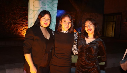  Alondra, Karina y Estela.