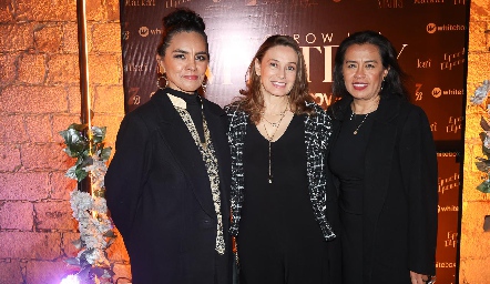  Claudia Vega, Laura González y Verónica Vega.