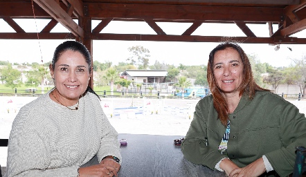  Brenda Galina y Montserrat Bernaus.