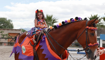  Pasarela del concurso de disfraces de binomios.