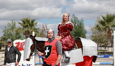  Pasarela del concurso de disfraces de binomios.