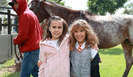  Pía y Carlota.