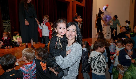  Lucía Aguilar y Elizabeth Rodríguez.