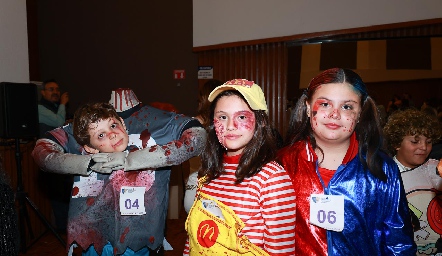  Enrique, Victoria y María Julia.