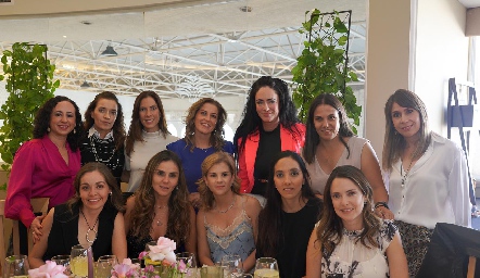  Amigas celebrando a Nelly, Gaby Herrán, Velia Loredo, Adriana Medina, Moni Villanueva, Claudia Pérez y Lucía del Rincón.