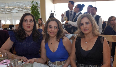  Miren, Christiane Manzur y Alice Sulaiman.