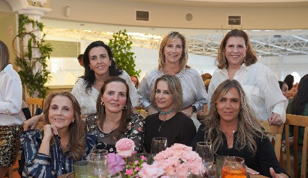  Montse Gómez, Maru Bárcena, Jaqueline, Anabel Gaviño, Gabriela Gómez, Alejandra Medina y Ana Clara Bárcena.