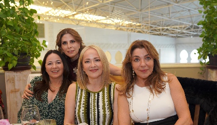  Claudia Álvarez, Nelly, Claudia del Pozo y Nuria Lozano.