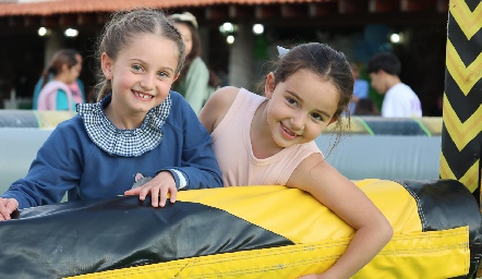  Inés y Alexa.