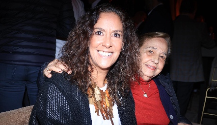  Delia Iduarte y Pilar Portilla.