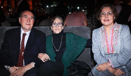  Luis Nava, Patricia Palacios y Nancy Orozco.