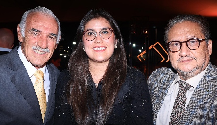  Alejandro Zapata, Rebeca Arias y Juan Arias.