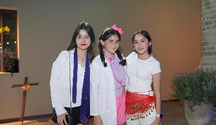  Majo, Camila y María.