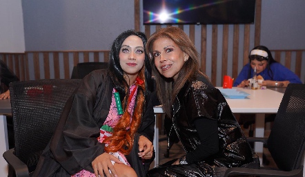  Ingrid Centeno y Adriana Rueda.