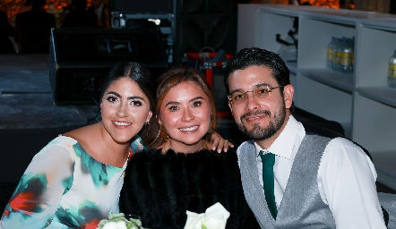  Katia Díaz de León, Margot Uría y Héctor Álvarez.