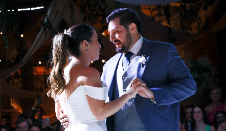  Paula de la Rosa y Gerardo Jiménez en su vals.