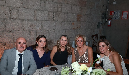  Tomás Alcalde, Cristina Alcalde, Roxana Serna, Karina Ramos y Rocío Gallegos.