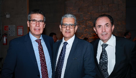  Mauricio Alcalde, Tony Madrigal y Miguel Alcalde.