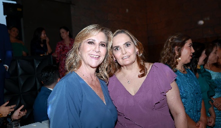  Maru Bárcena y Gaby Villanueva.