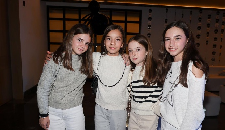  Lorenza Gómez, María Conde, Andrea Martínez y Paulina Güemes.