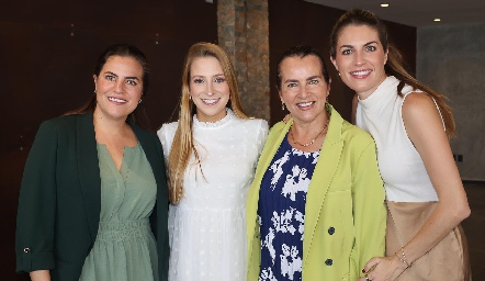  Danitza Lozano, Ale Álvarez, Patricia del Bosque y Paulet Lozano.