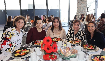  Lupita Preciado, Paty Espinosa, Gaby Arévalo, Elizabeth Herrera y Lourdes Obregón.