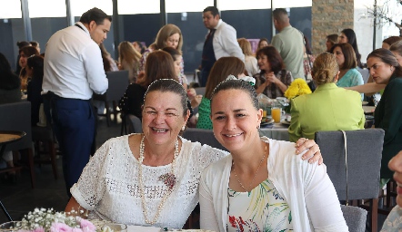  Patricia Wagner y Mónica Benavente.