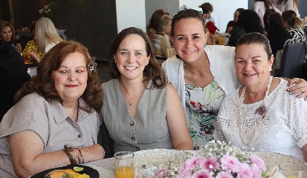  Elisa Wagner, Eli Martínez, Mónica Benavente y Patricia Wagner.