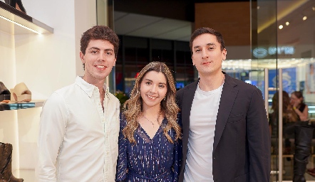  Carlos Barajas, Paulina Torres y Manuel Contreras.