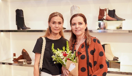  Olga Suárez del Real y Beatriz Mena.