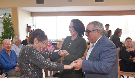  Nelly Sulaimán, Lourdes Gómez y Toño Esper.