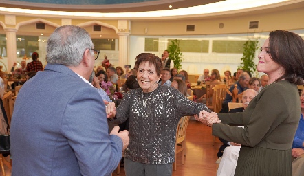  Nelly Sulaimán, Lourdes Gómez y Toño Esper.